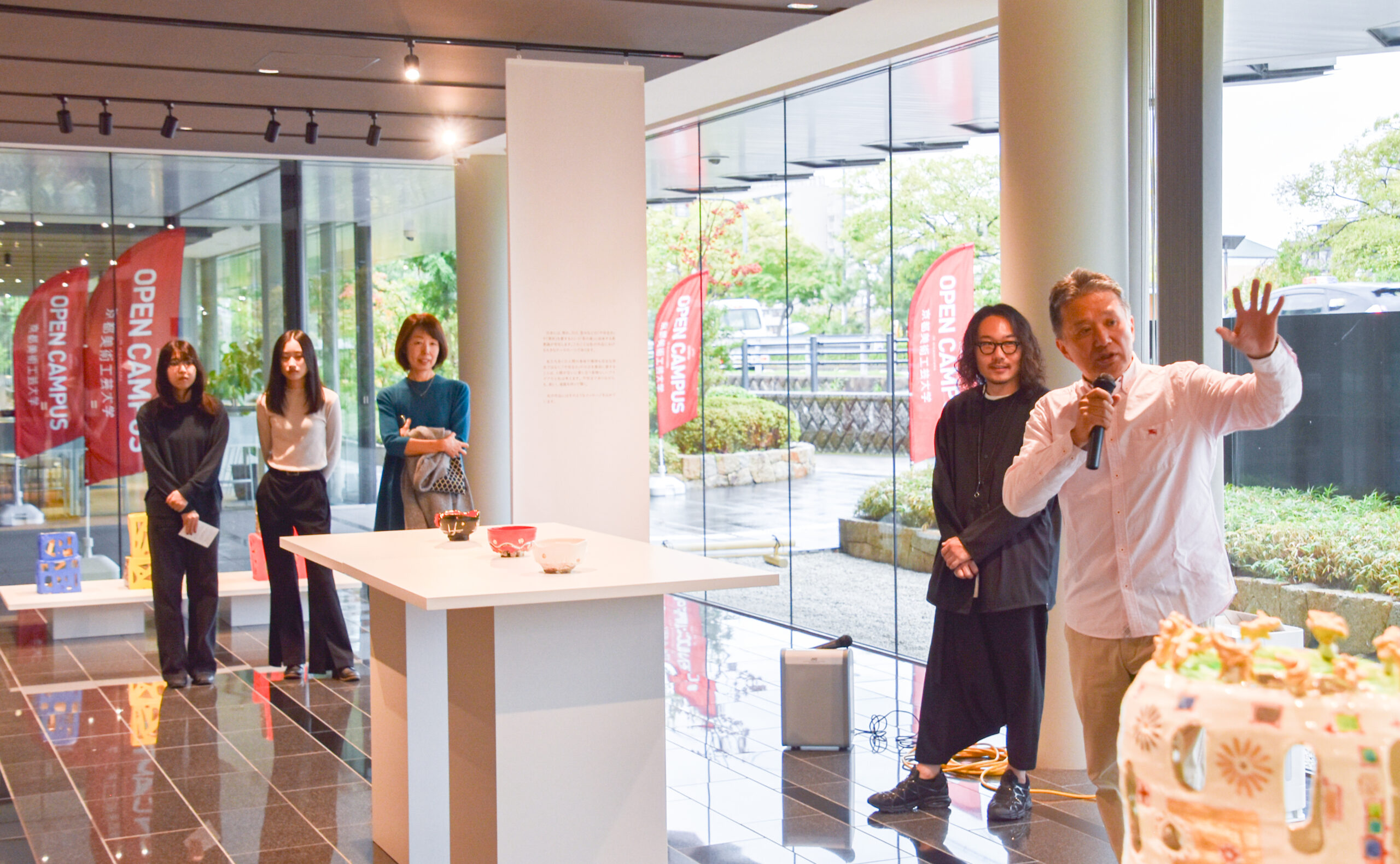 ikei 川尻潤・ジェラルド・ヴァトラン合同展」のギャラリートークが